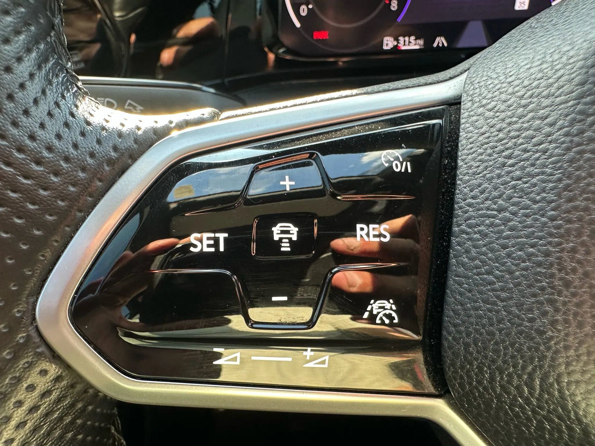 Used 2022 Volkswagen GTI SE image 16