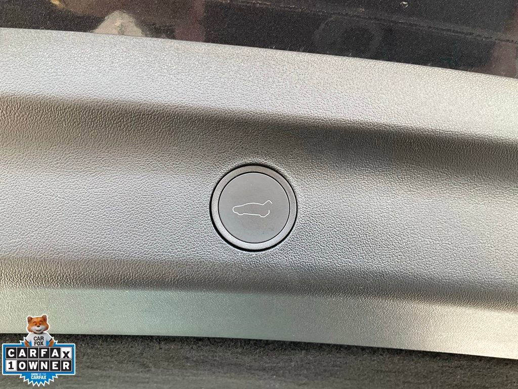 Used 2025 Tesla Model Y Performance AWD/4WD image 10