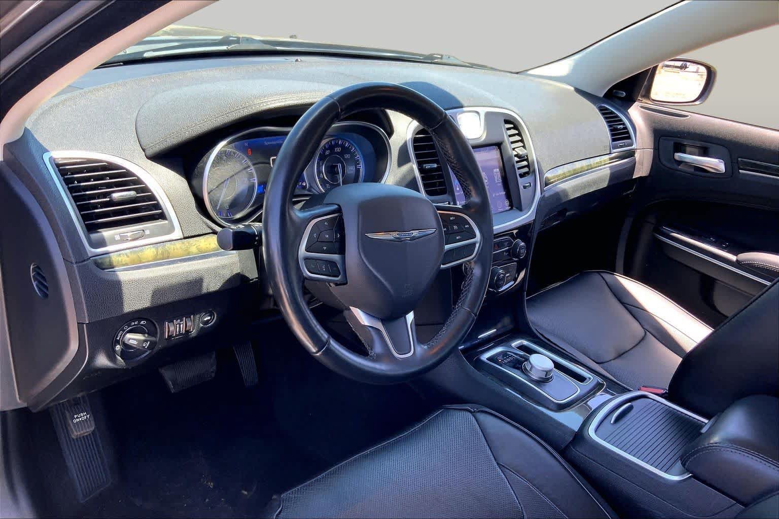 Used 2022 Chrysler 300 Touring L w/ Popular Equipment Group AWD/4WD image 17