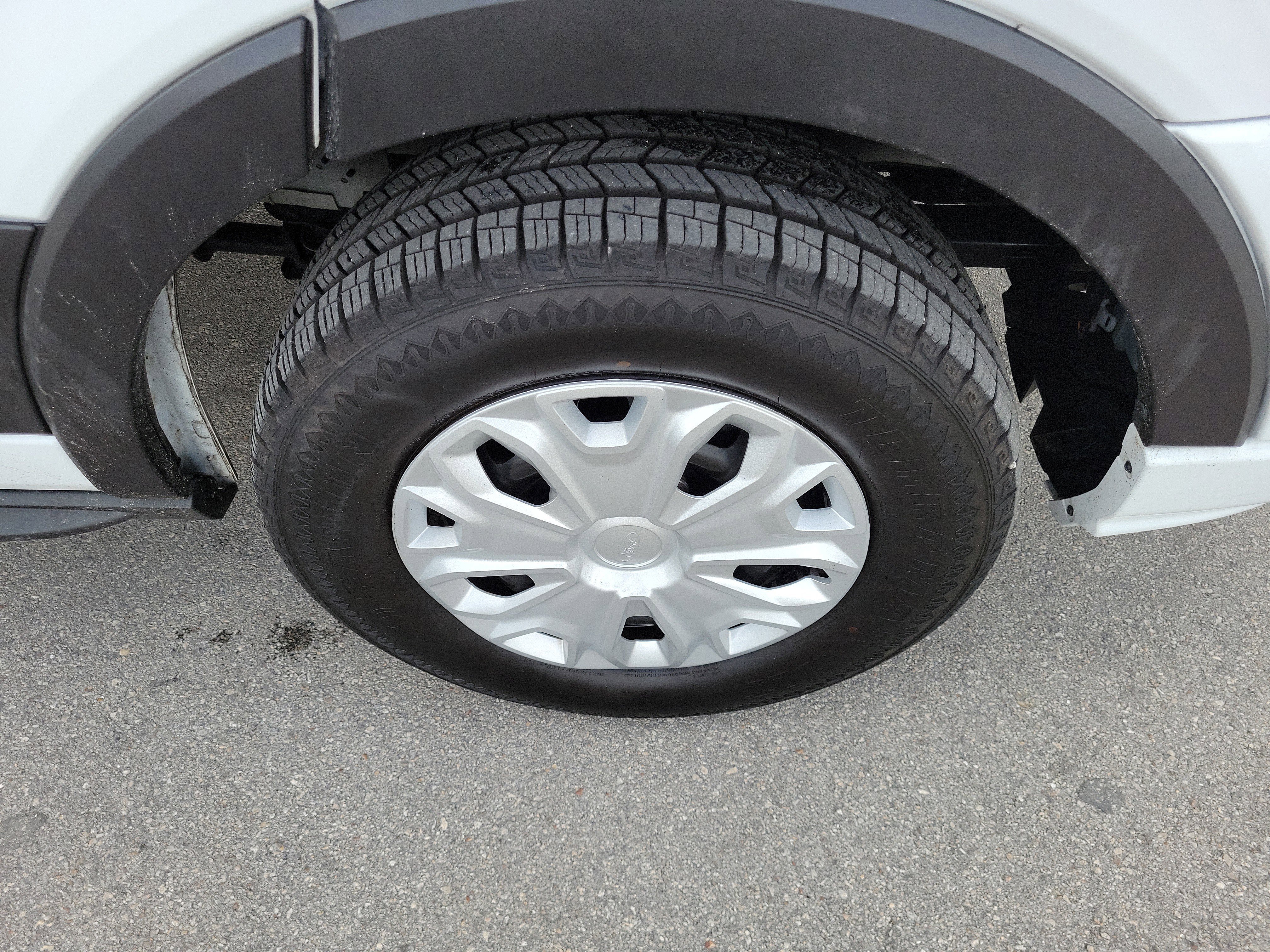 Used 2023 Ford Transit 350 XLT image 27