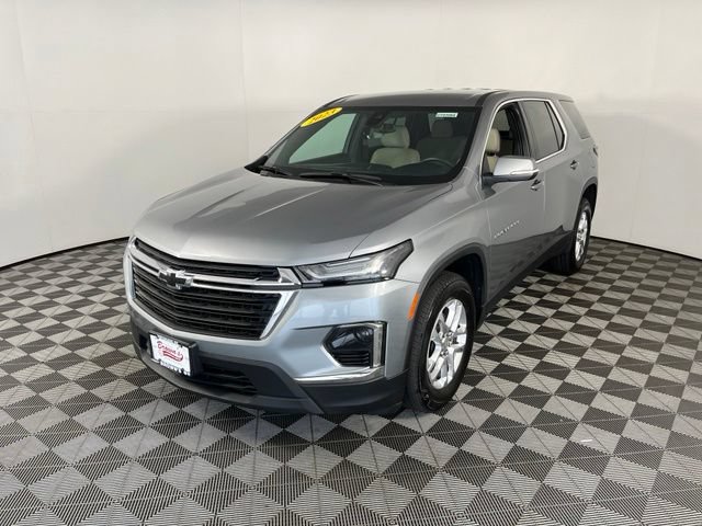 Used 2023 Chevrolet Traverse LS w/ Safety Package AWD/4WD image 3