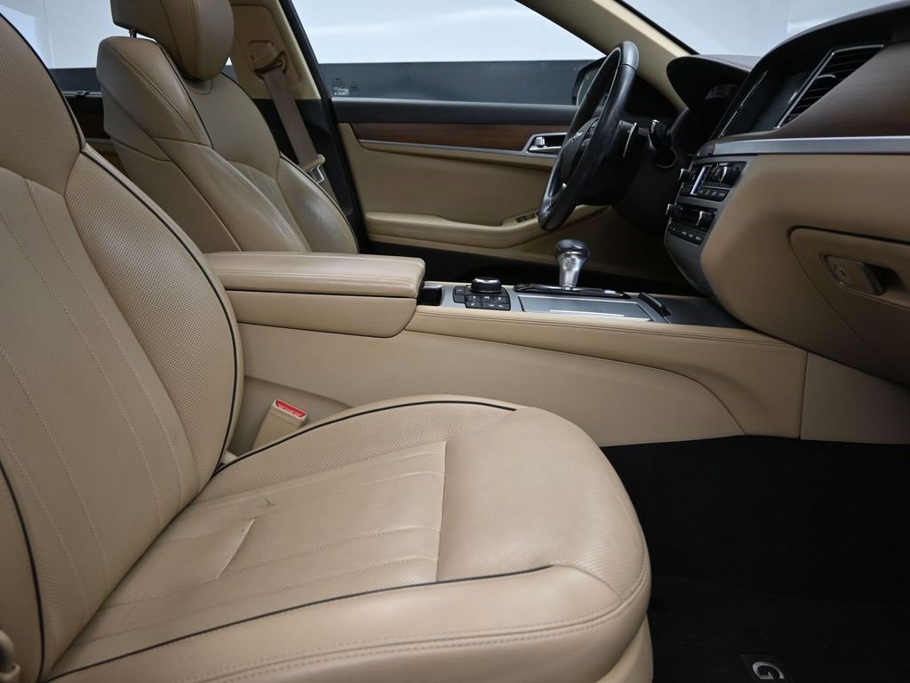 Used 2018 Genesis G80 3.8 w/ Option Group 03 image 25