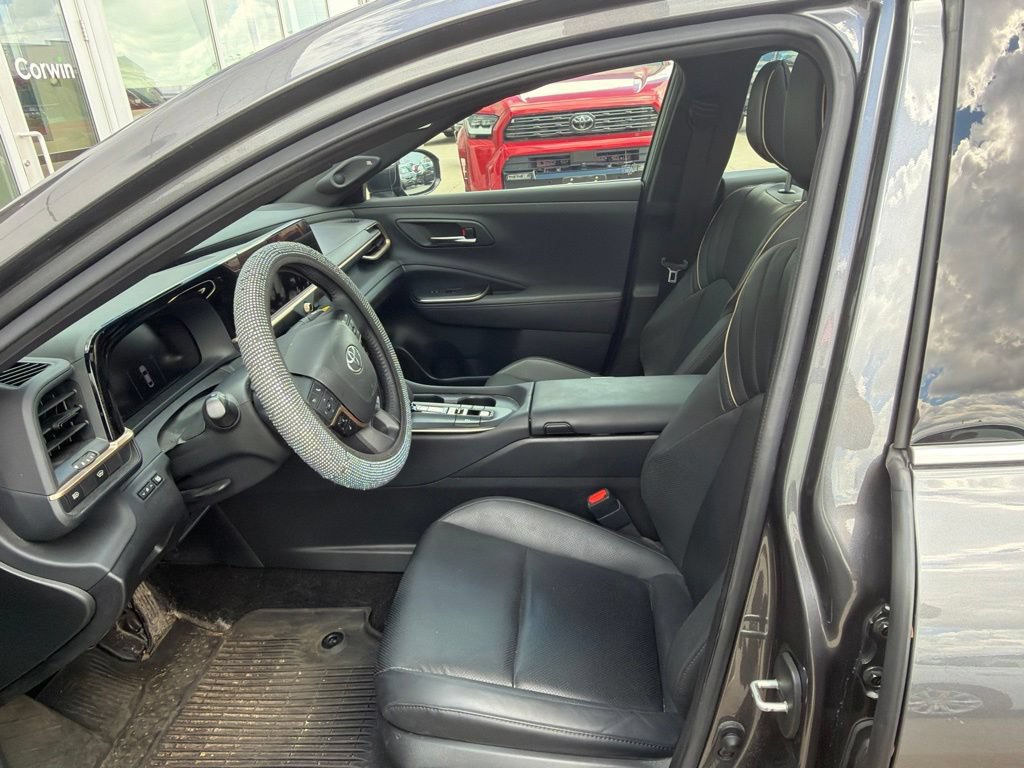 Used 2023 Toyota Crown AWD/4WD image 12