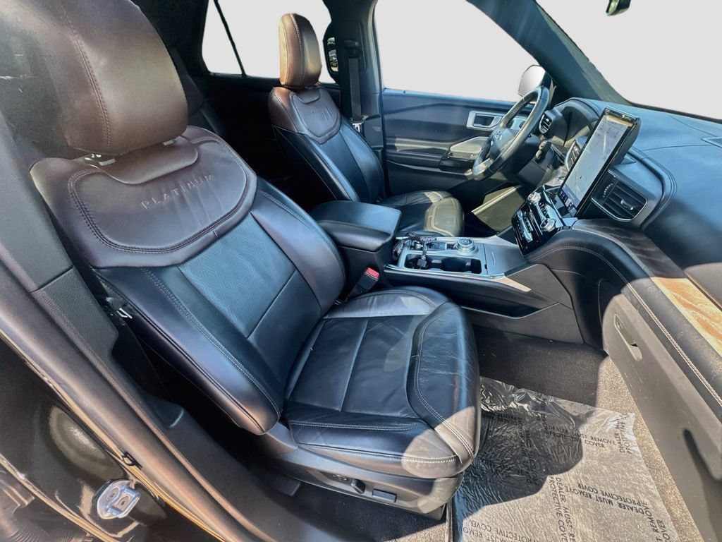 Used 2022 Ford Explorer Platinum w/ Equipment Group 601A AWD/4WD image 30