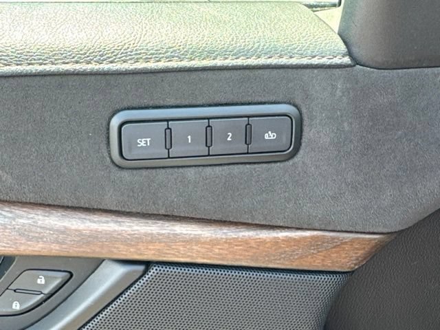 Used 2020 Cadillac Escalade ESV Luxury AWD/4WD image 35