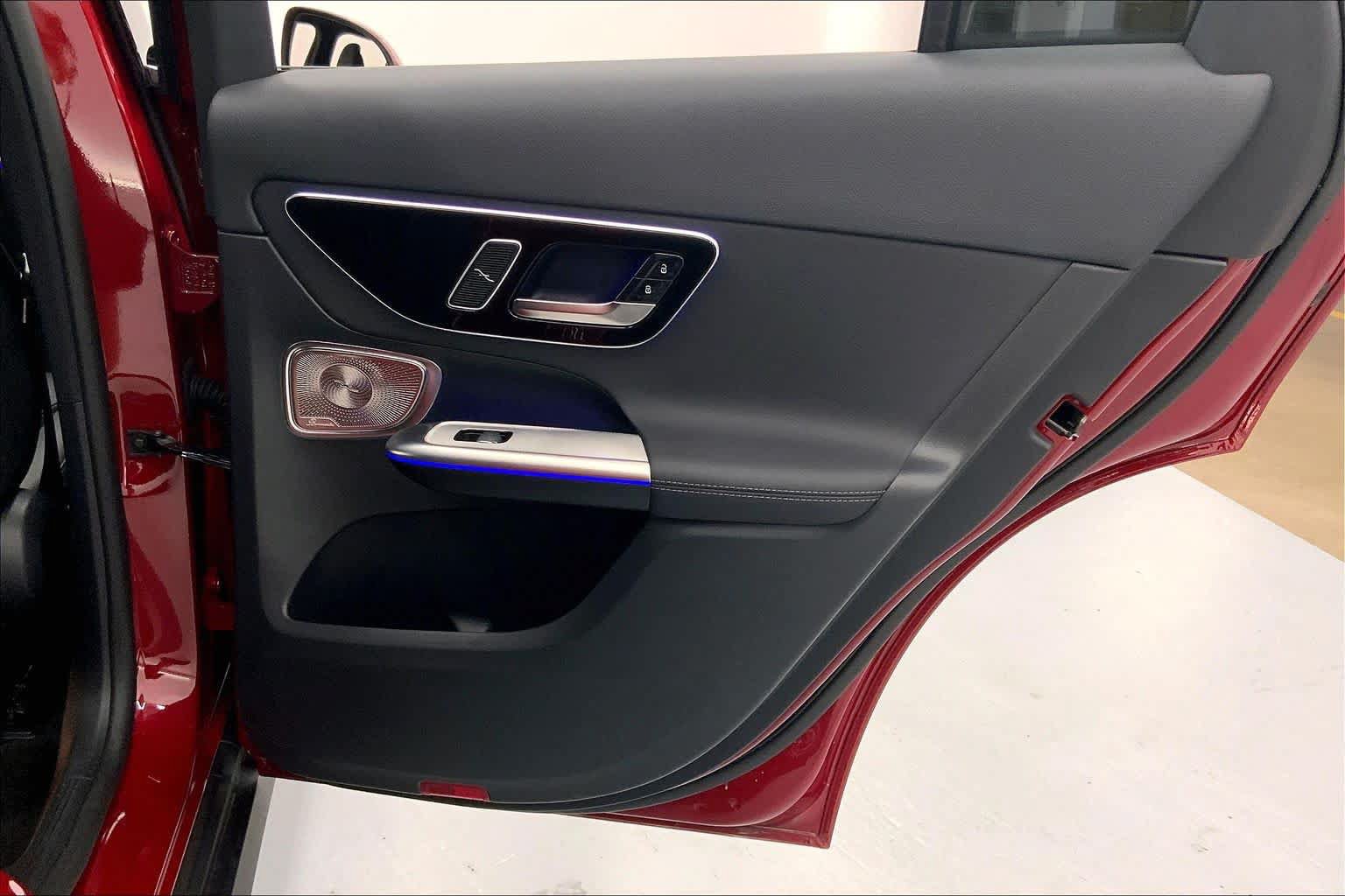 Used 2026 Mercedes-Benz GLC 300 image 12