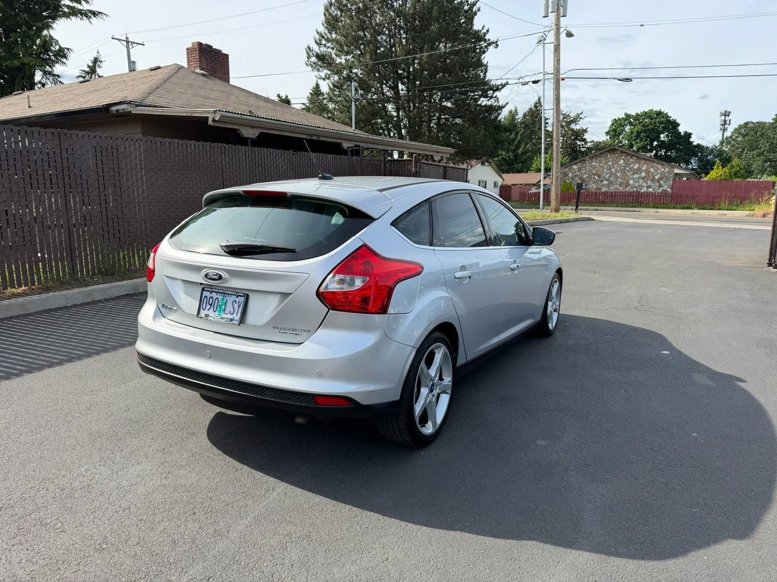 Used 2013 Ford Focus Titanium w/ Titanium Handling Pkg FWD image 4