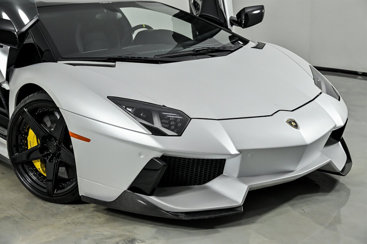 Used 2013 Lamborghini Aventador LP 700-4 AWD/4WD image 2