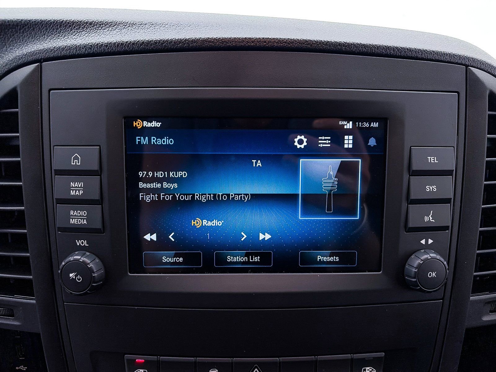 Used 2023 Mercedes-Benz Metris Passenger image 20