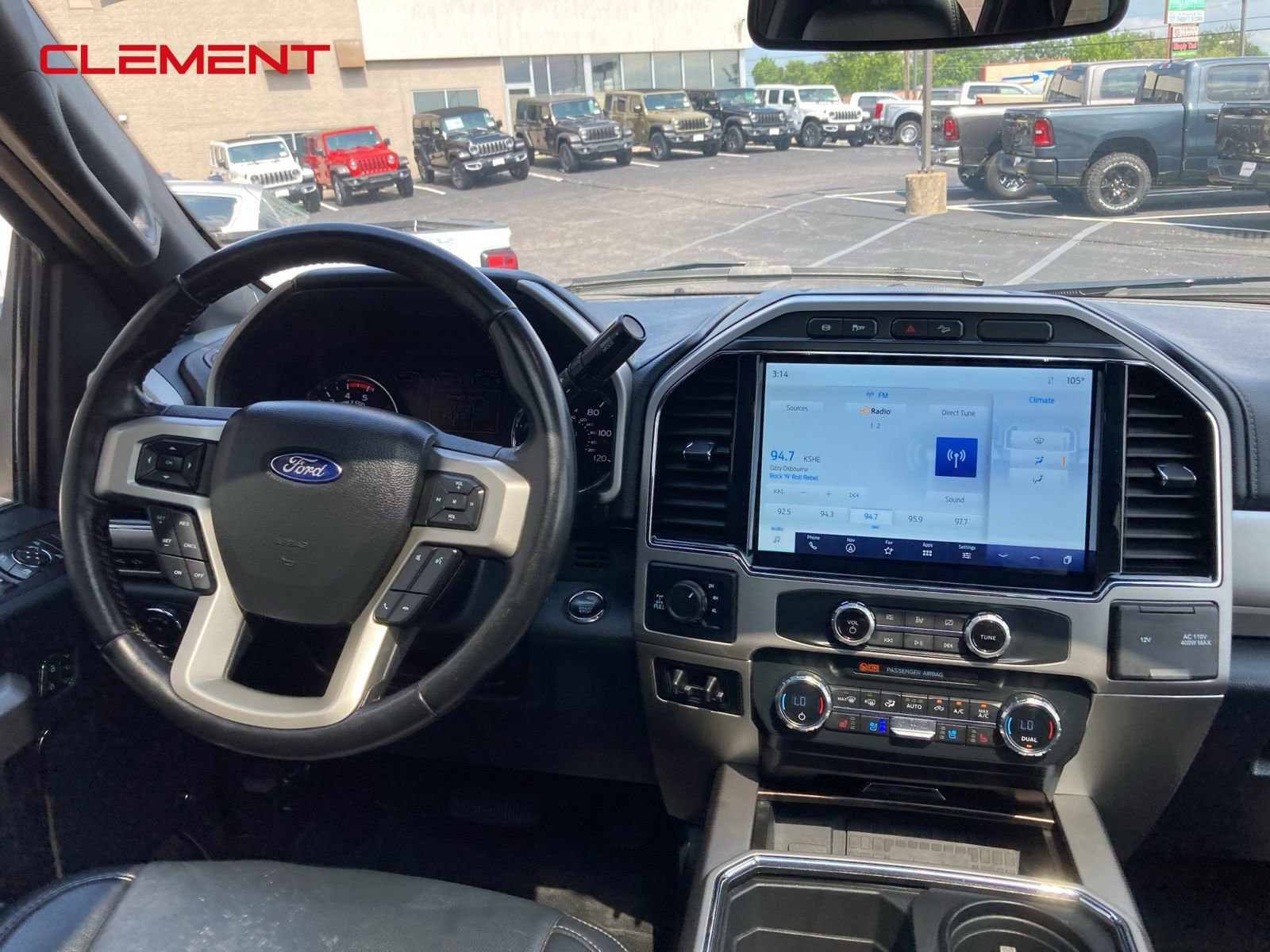 Used 2022 Ford F250 Lariat w/ Black Appearance Pkg image 21