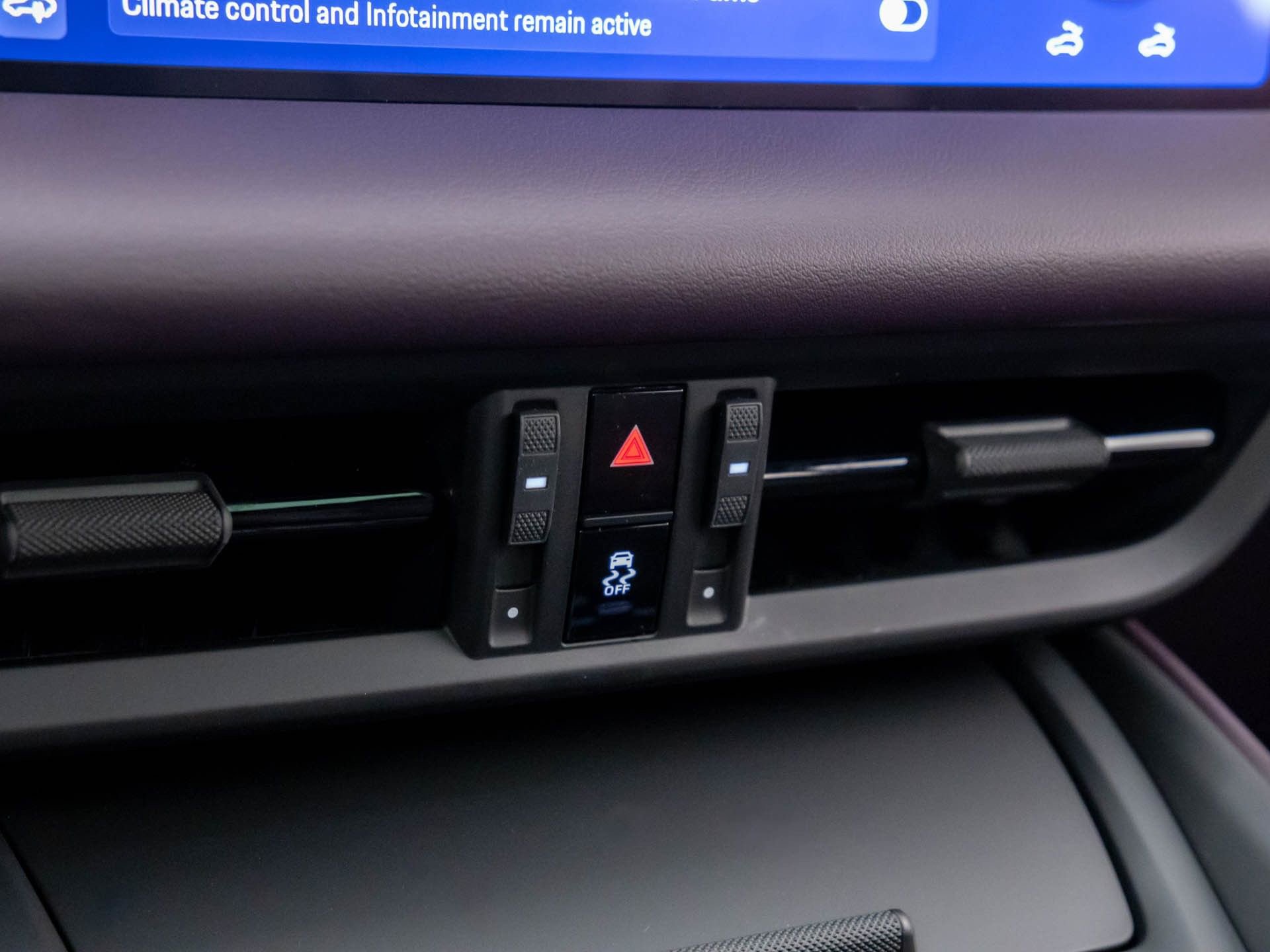 New 2025 Porsche Macan 4S Electric image 26