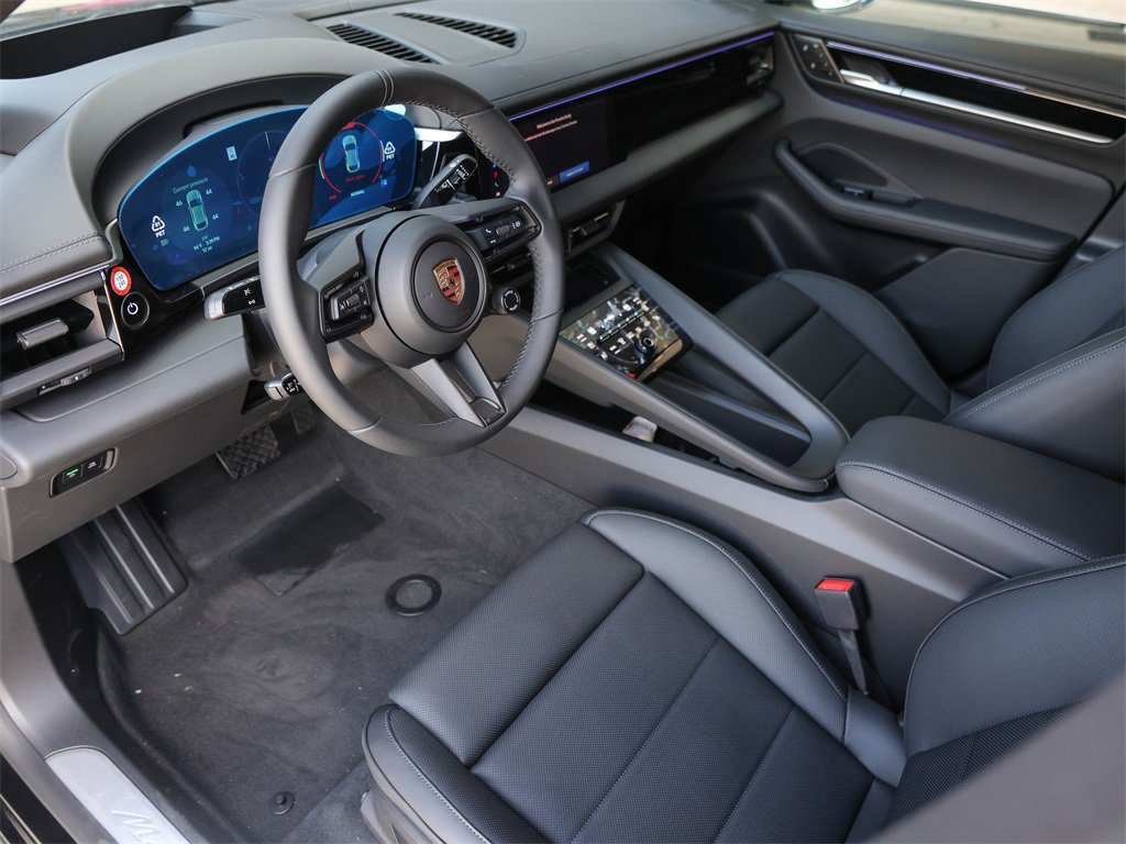 New 2025 Porsche Macan 4 Electric image 4