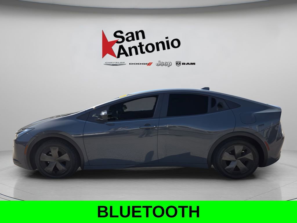 Used 2023 Toyota Prius LE image 5