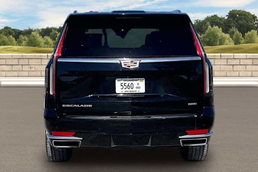 Used 2024 Cadillac Escalade Premium Luxury image 4