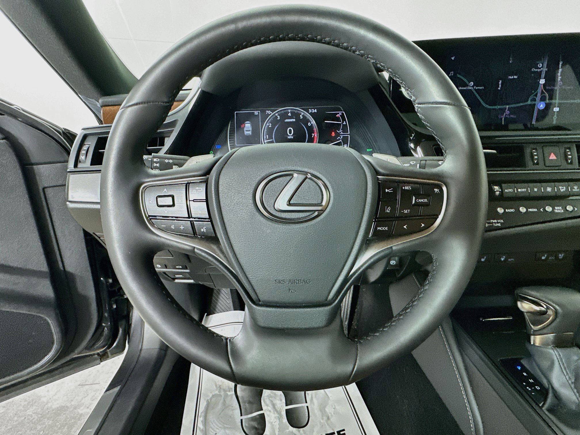 Used 2024 Lexus ES 350 w/ Premium Package FWD image 12