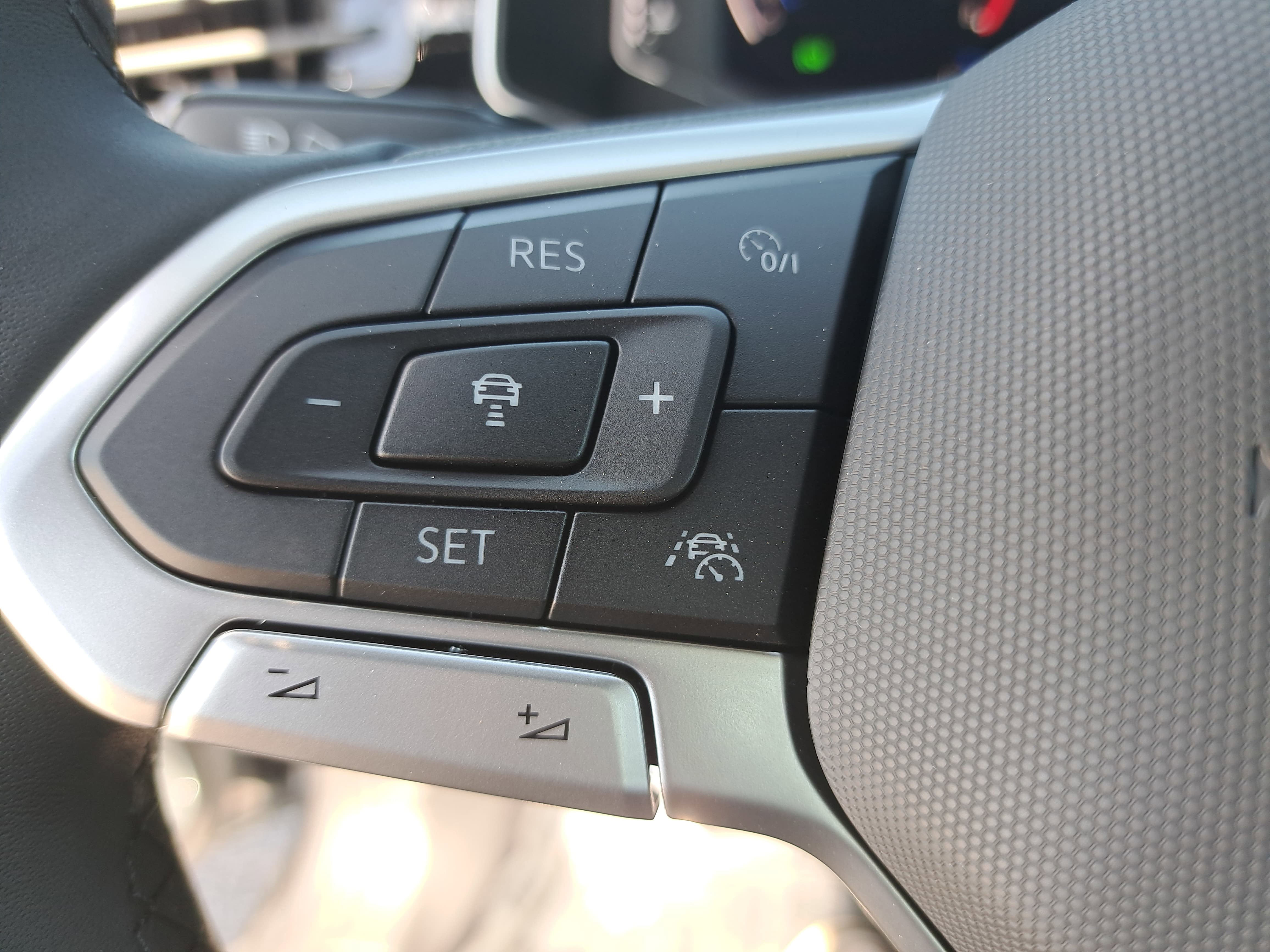 New 2026 Volkswagen Jetta SEL FWD image 17