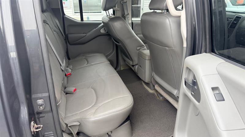 Used 2013 Nissan Frontier SL image 13