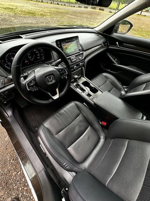Used 2018 Honda Accord Touring image 13