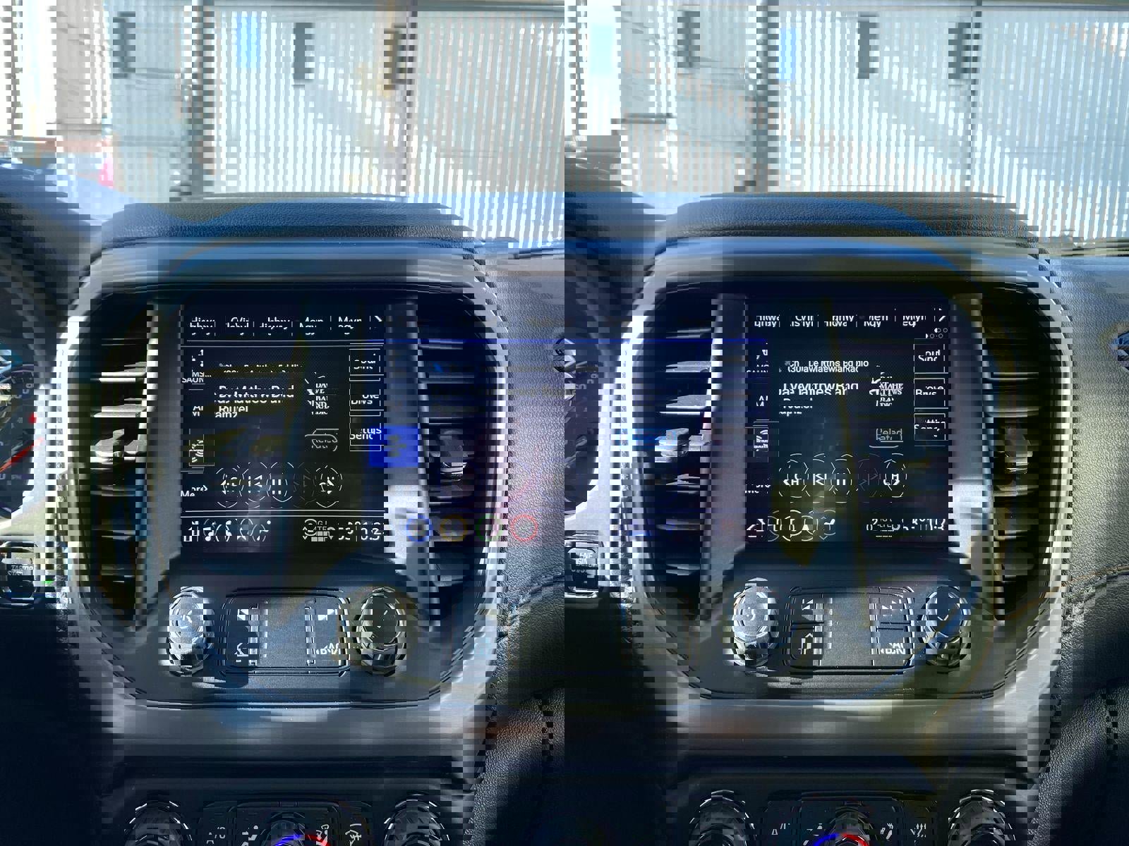 Used 2023 GMC Acadia AT4 image 5