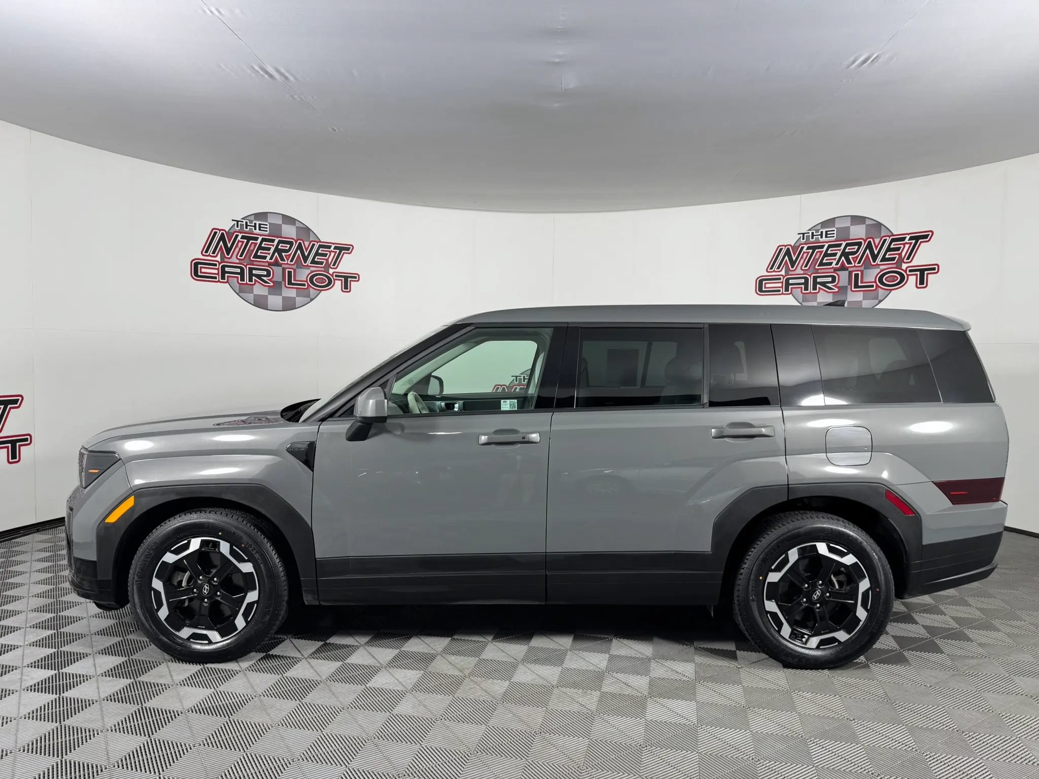 Used 2024 Hyundai Santa Fe SE AWD/4WD image 4