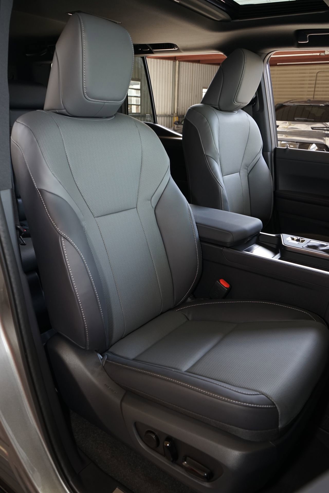 Used 2026 Lexus GX 550 w/ Accessory Package (ZB) image 4