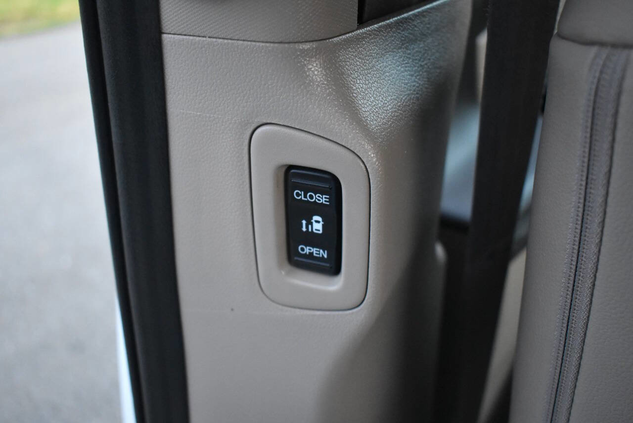 Used 2012 Honda Odyssey Touring image 45