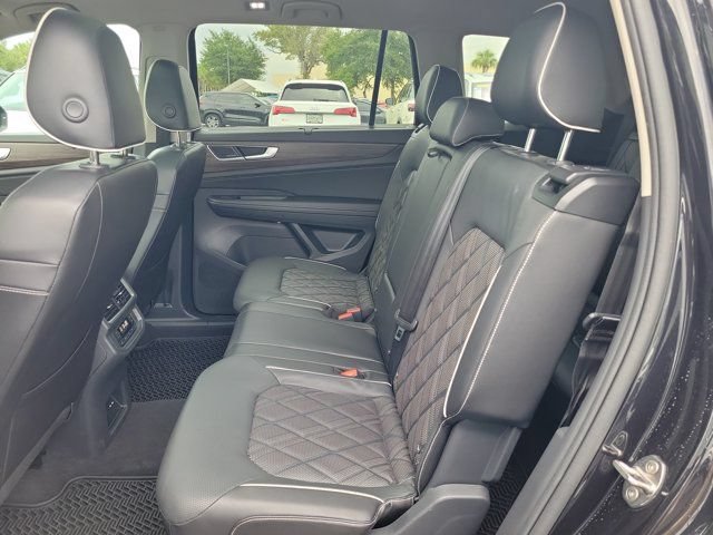 Certified 2024 Volkswagen Atlas SEL Premium R-Line AWD/4WD image 15