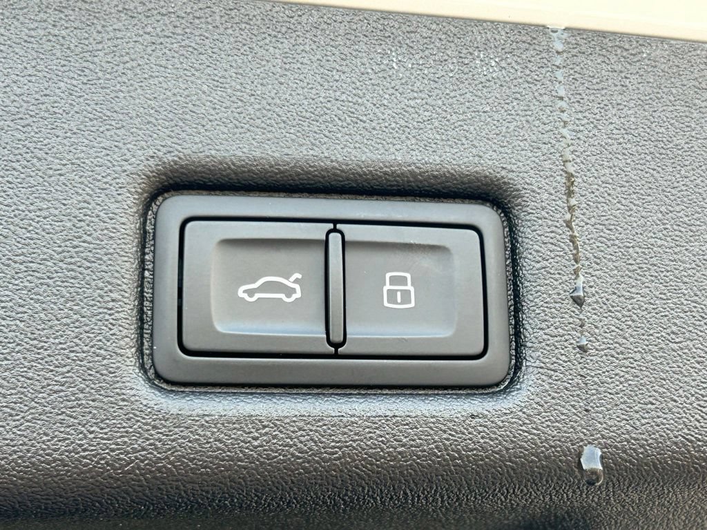 Used 2025 Audi Q5 Premium Plus w/ Premium Plus AWD/4WD image 49