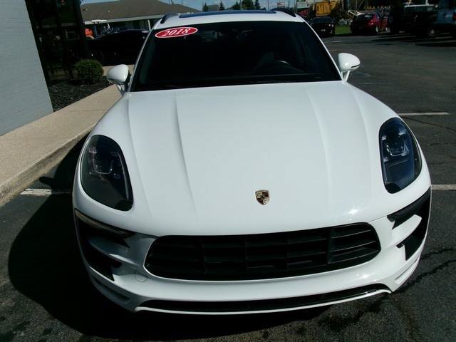 Used 2018 Porsche Macan GTS AWD/4WD image 3