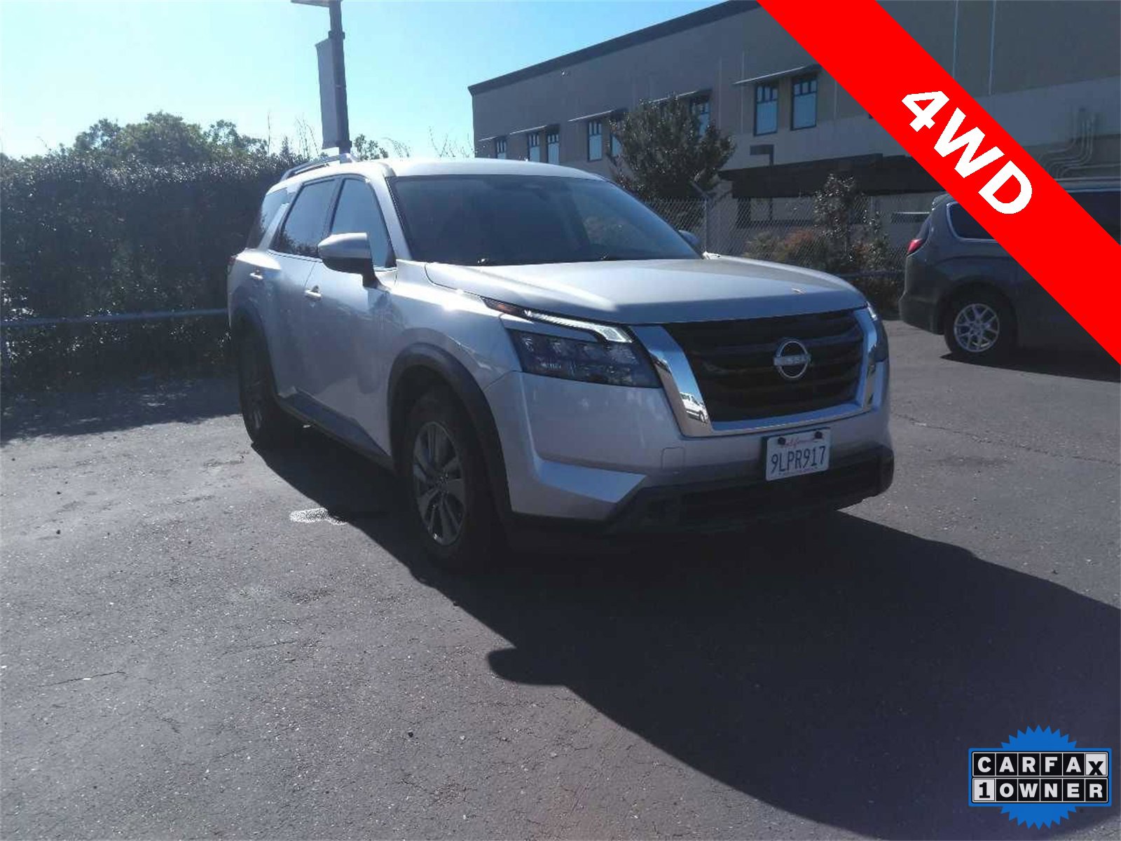 Used 2024 Nissan Pathfinder SV