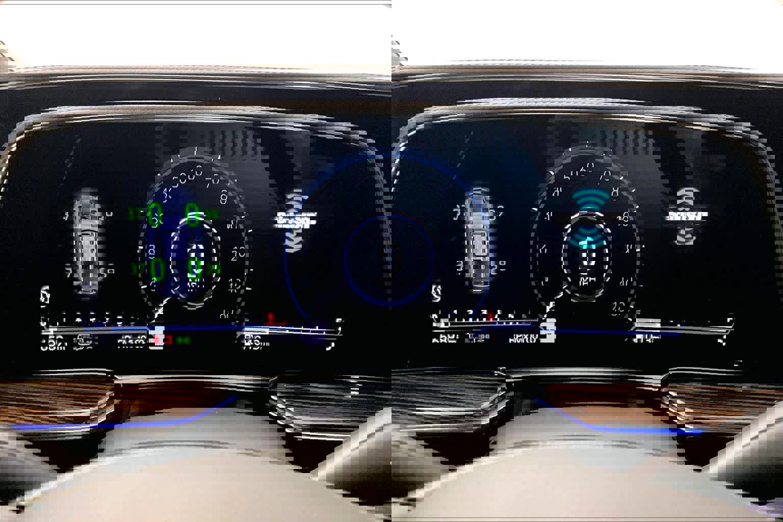 Used 2024 Cadillac Escalade Luxury RWD image 24