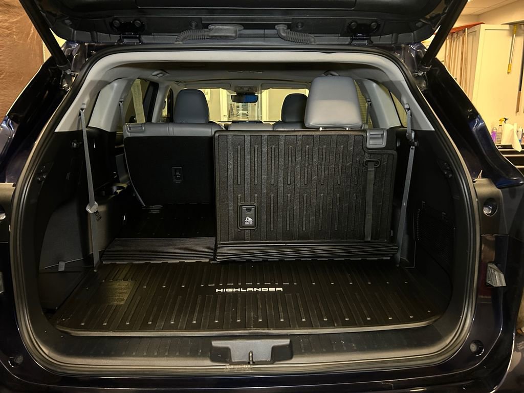 Used 2022 Toyota Highlander XLE image 21
