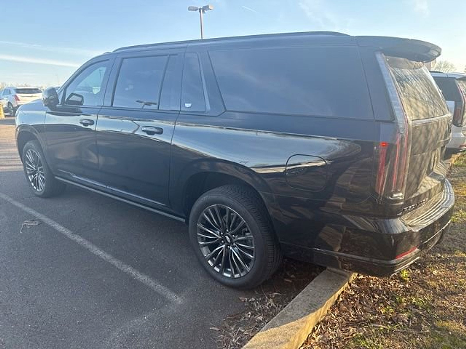 Certified 2025 Cadillac Escalade ESV Sport Platinum image 3