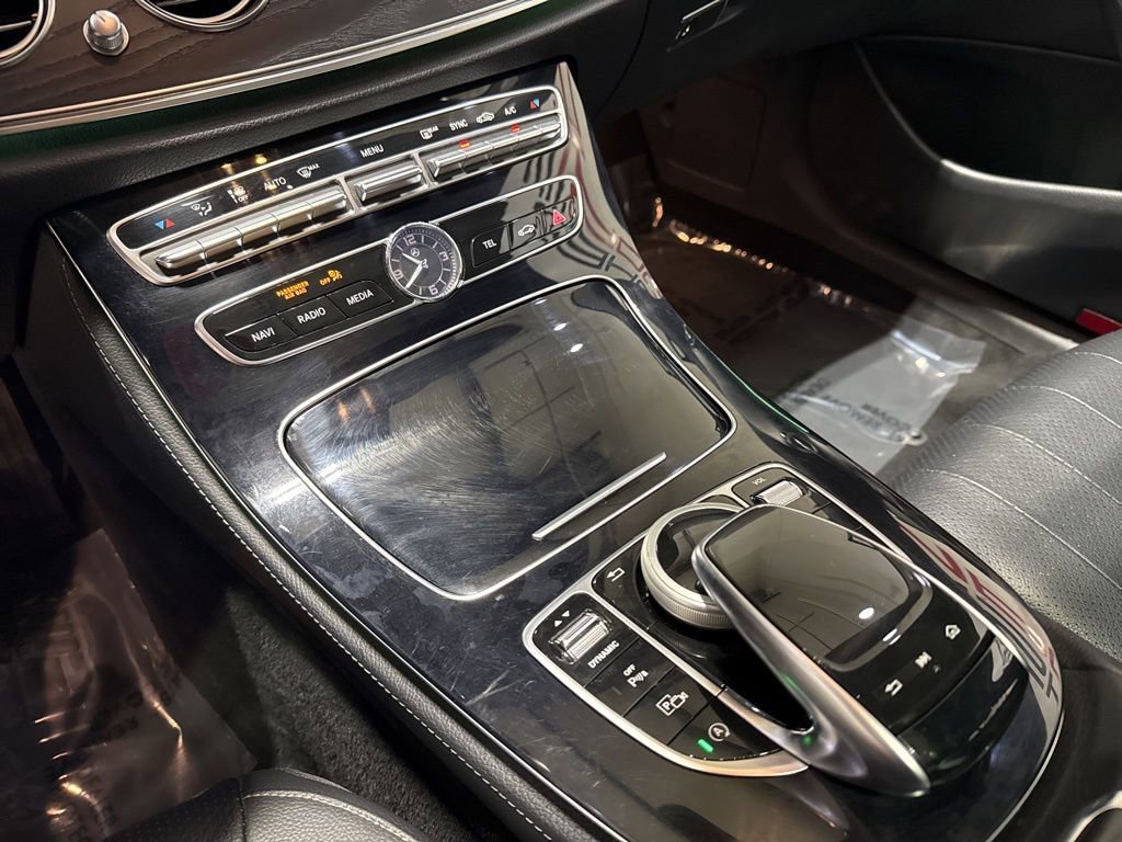 Used 2017 Mercedes-Benz E 400 4MATIC Wagon w/ Premium 1 Package image 17