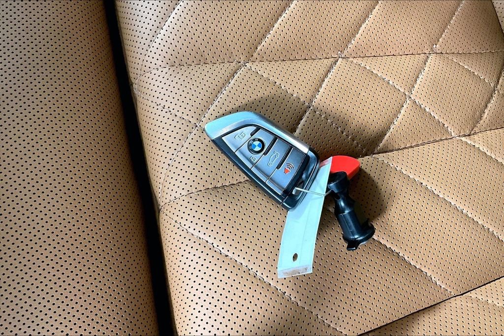 Used 2023 BMW X5 xDrive40i w/ Premium Package image 10