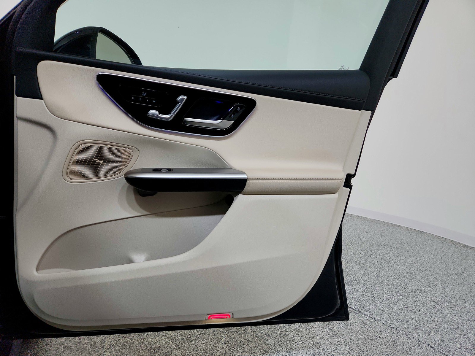 Certified 2024 Mercedes-Benz GLC 300 image 20