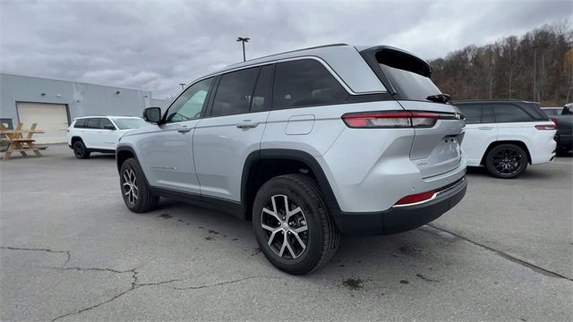 Used 2025 Jeep Grand Cherokee Limited image 6