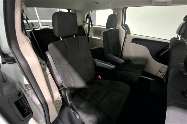 Used 2019 Dodge Grand Caravan SE w/ UConnect Hands-Free Group image 26
