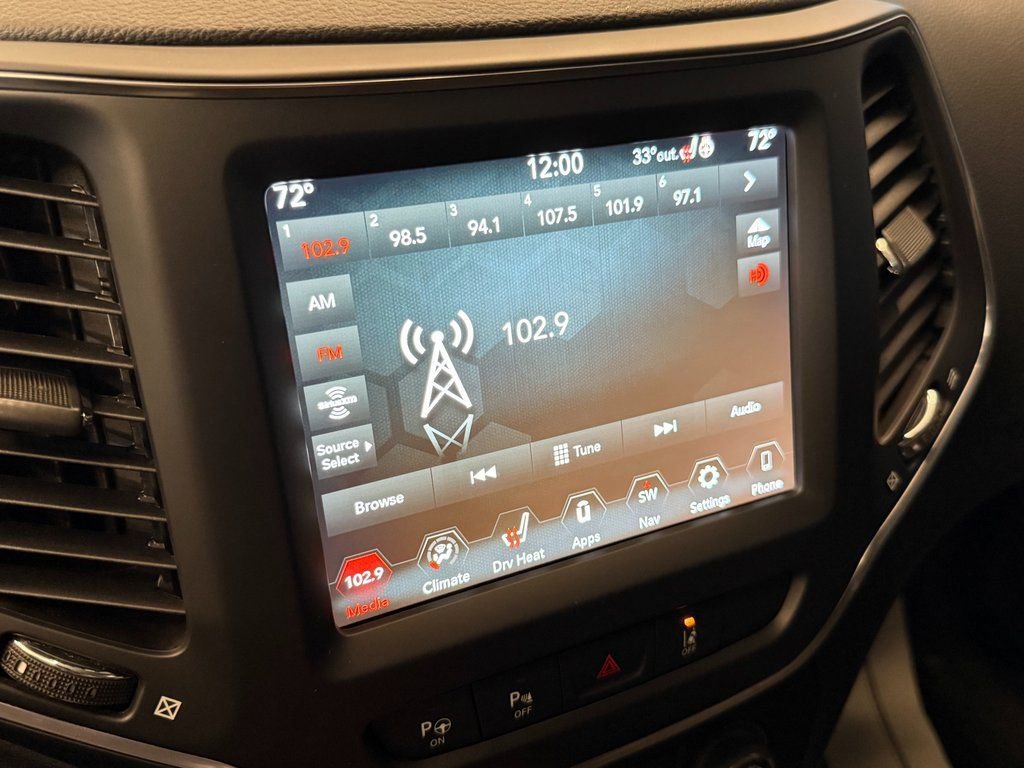 Used 2023 Jeep Cherokee Altitude Lux AWD/4WD image 13