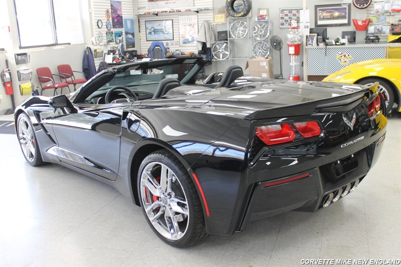 Used 2016 Chevrolet Corvette Stingray Convertible w/ 2LT Preferred Equipment Group RWD image 17