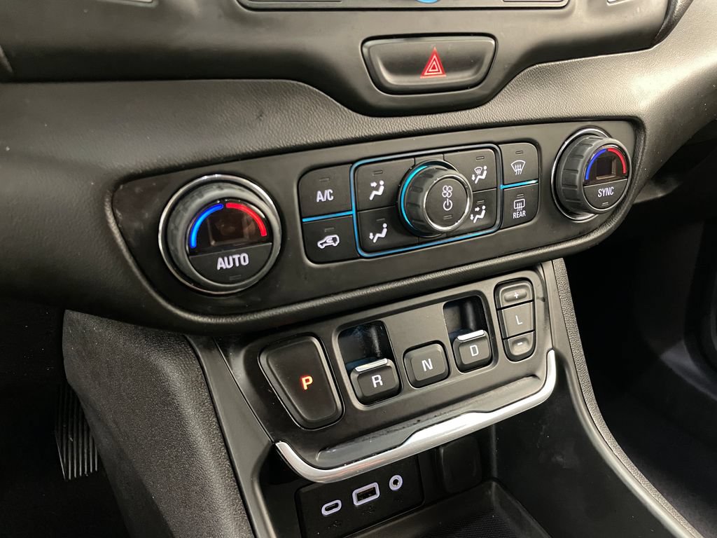 Used 2021 GMC Terrain SLE w/ Driver Convenience Package FWD image 30
