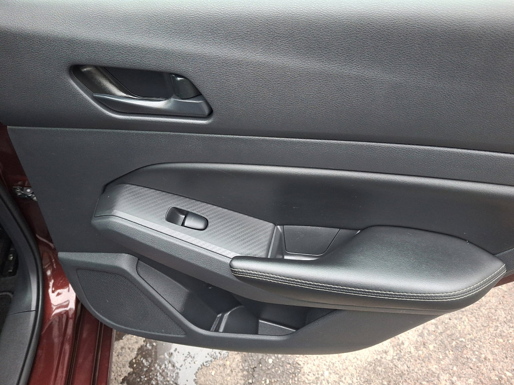 Used 2024 Nissan Altima 2.5 SV image 14