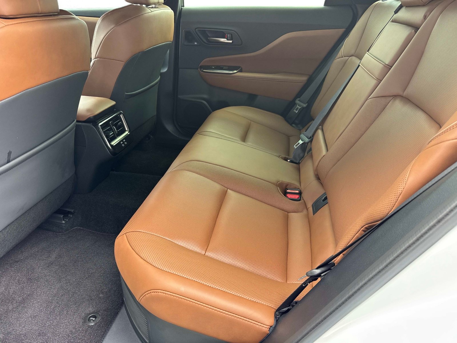 Used 2025 Toyota Crown Signia w/ Advanced Technology Package AWD/4WD image 15