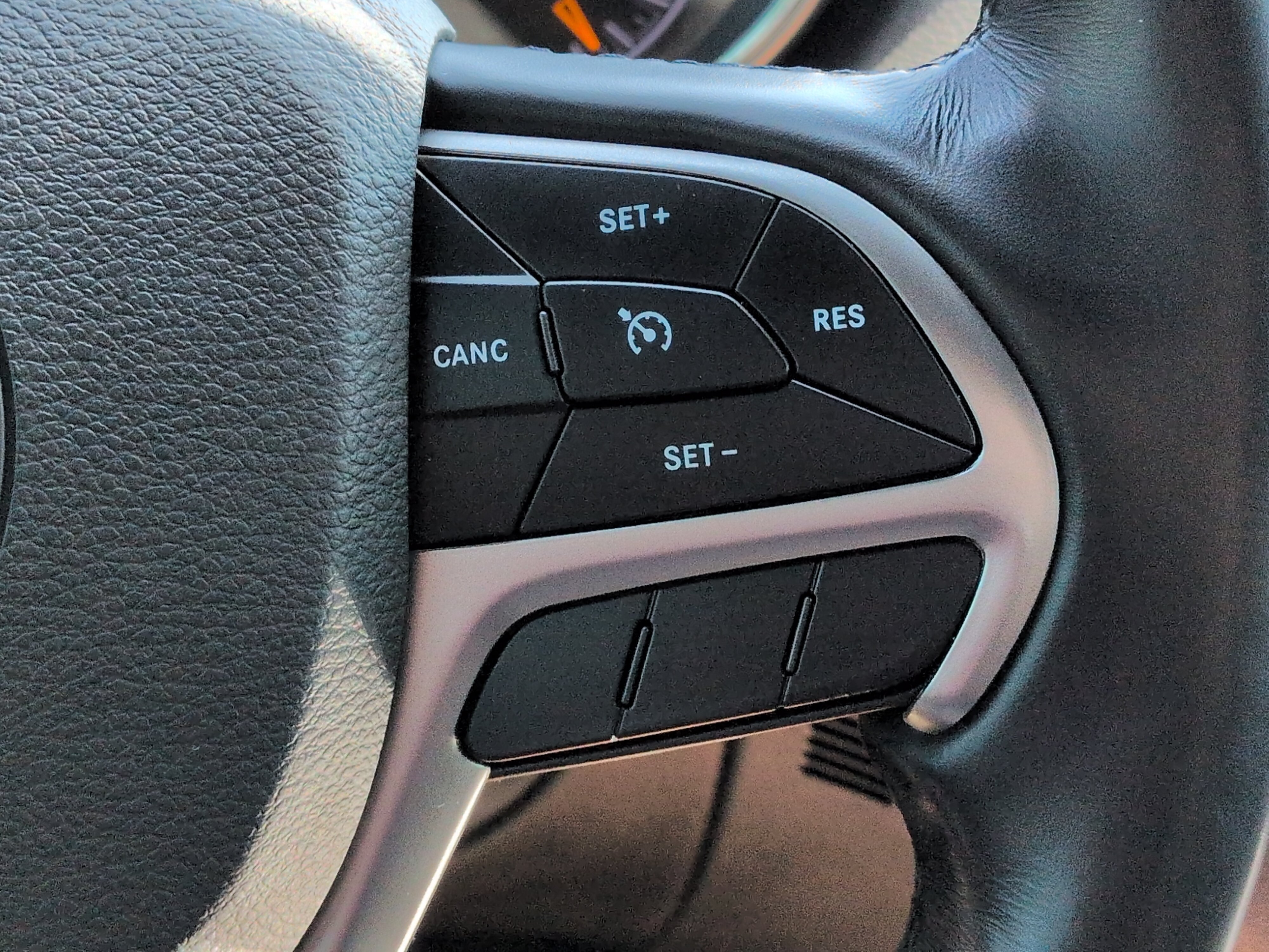 Used 2021 Jeep Grand Cherokee Laredo X RWD image 24