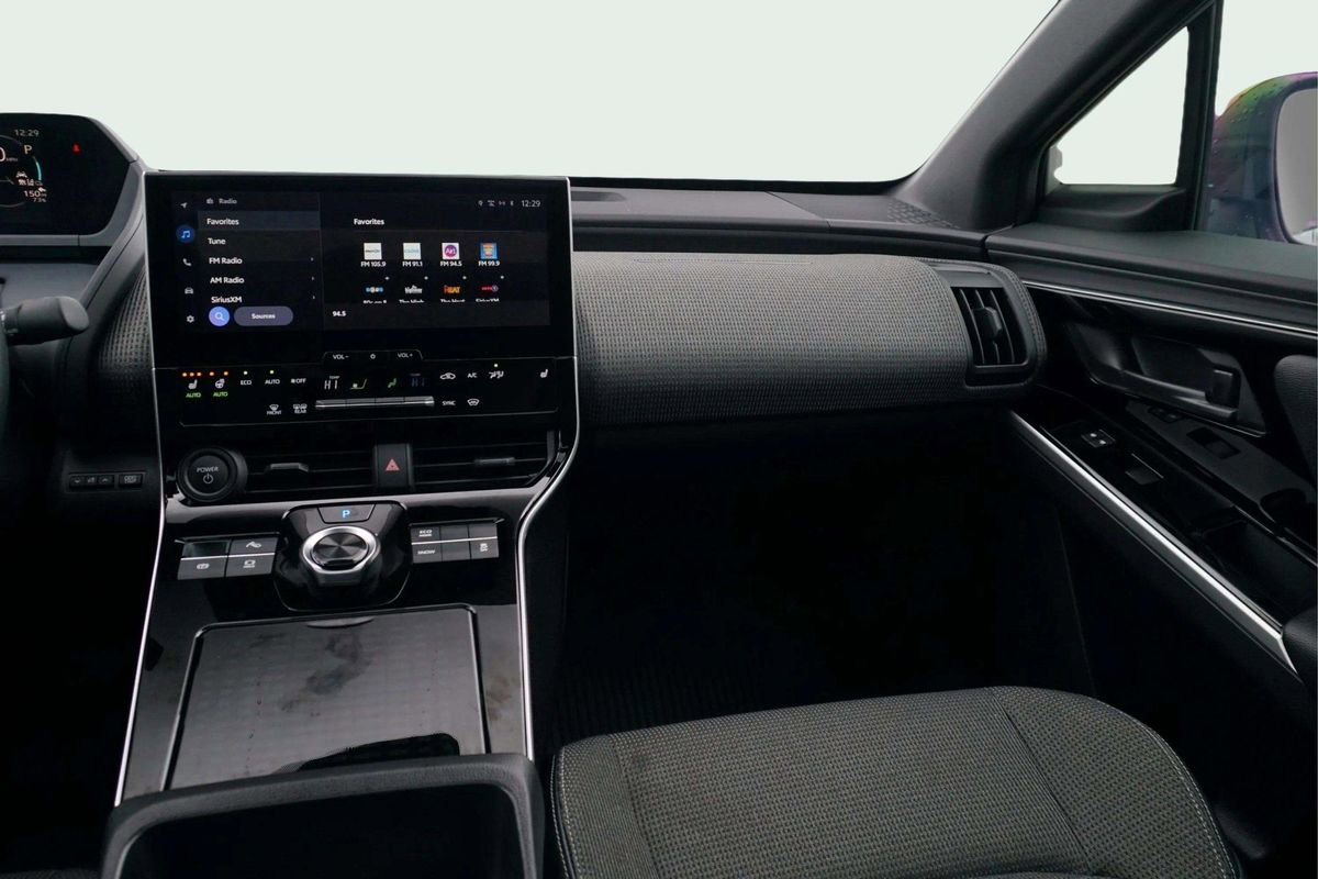 Used 2024 Toyota bZ4X XLE w/ Weather Package FWD image 28