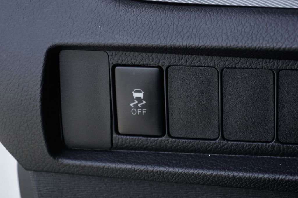 Used 2016 Toyota Sienna SE image 20