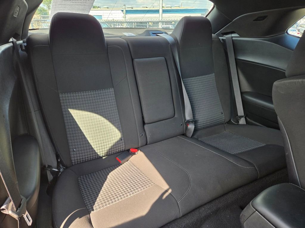 Used 2022 Dodge Challenger GT RWD image 39