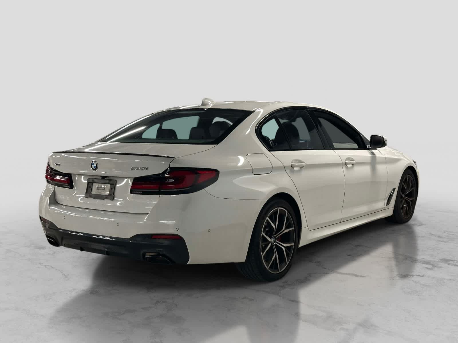 Used 2023 BMW 530i xDrive w/ M Sport Package AWD/4WD image 4
