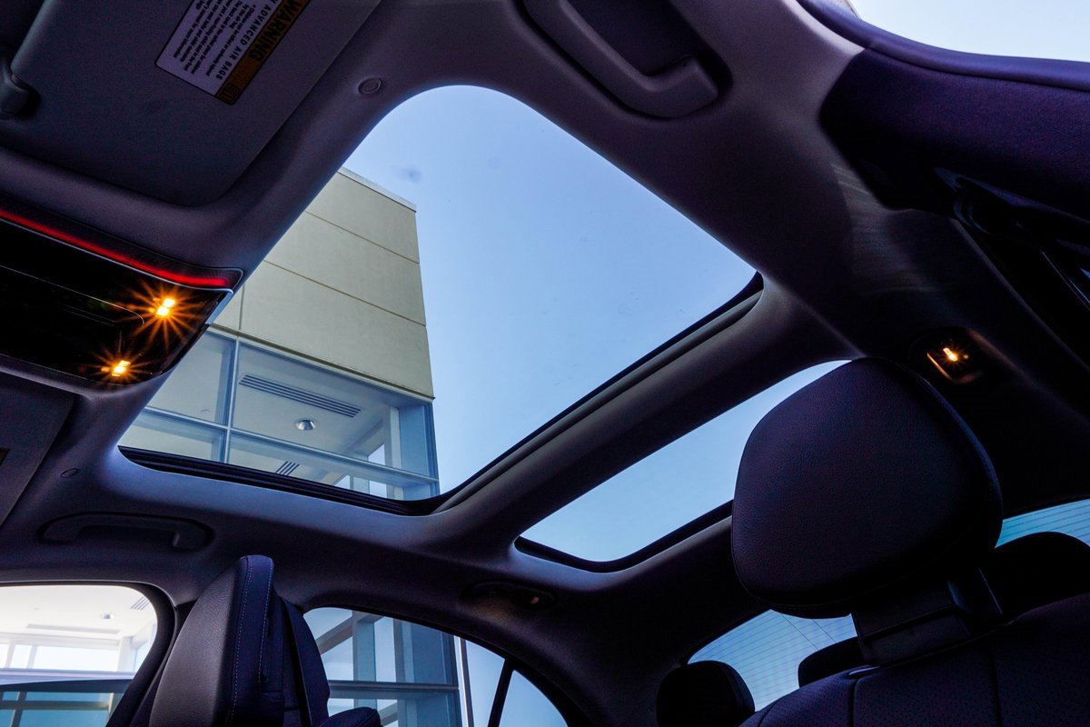 Used 2024 Mercedes-Benz E 350 4MATIC Sedan image 33