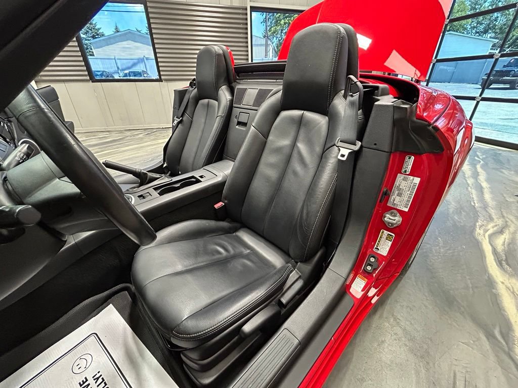 Used 2008 MAZDA MX-5 Miata Grand Touring RWD image 6
